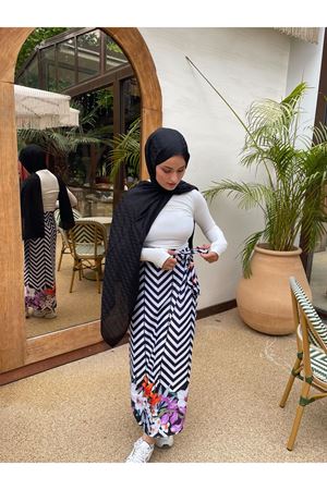 Etek Ucu Çiçek Desenli Anvelop Etek -Siyah