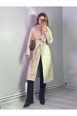 Yakası Kürklü Kaban -Krem