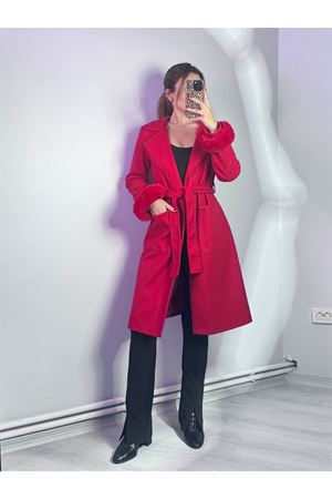 Yakası ve kolu Kürklü Kaban -Kırmızı