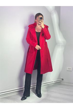 Yakası ve kolu Kürklü Kaban -Kırmızı