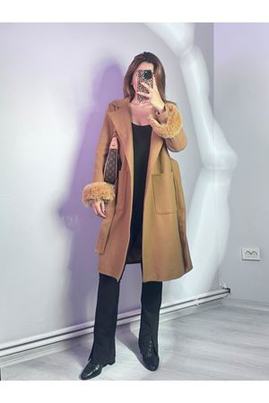 Yakası ve kolu Kürklü Kaban -Hardal